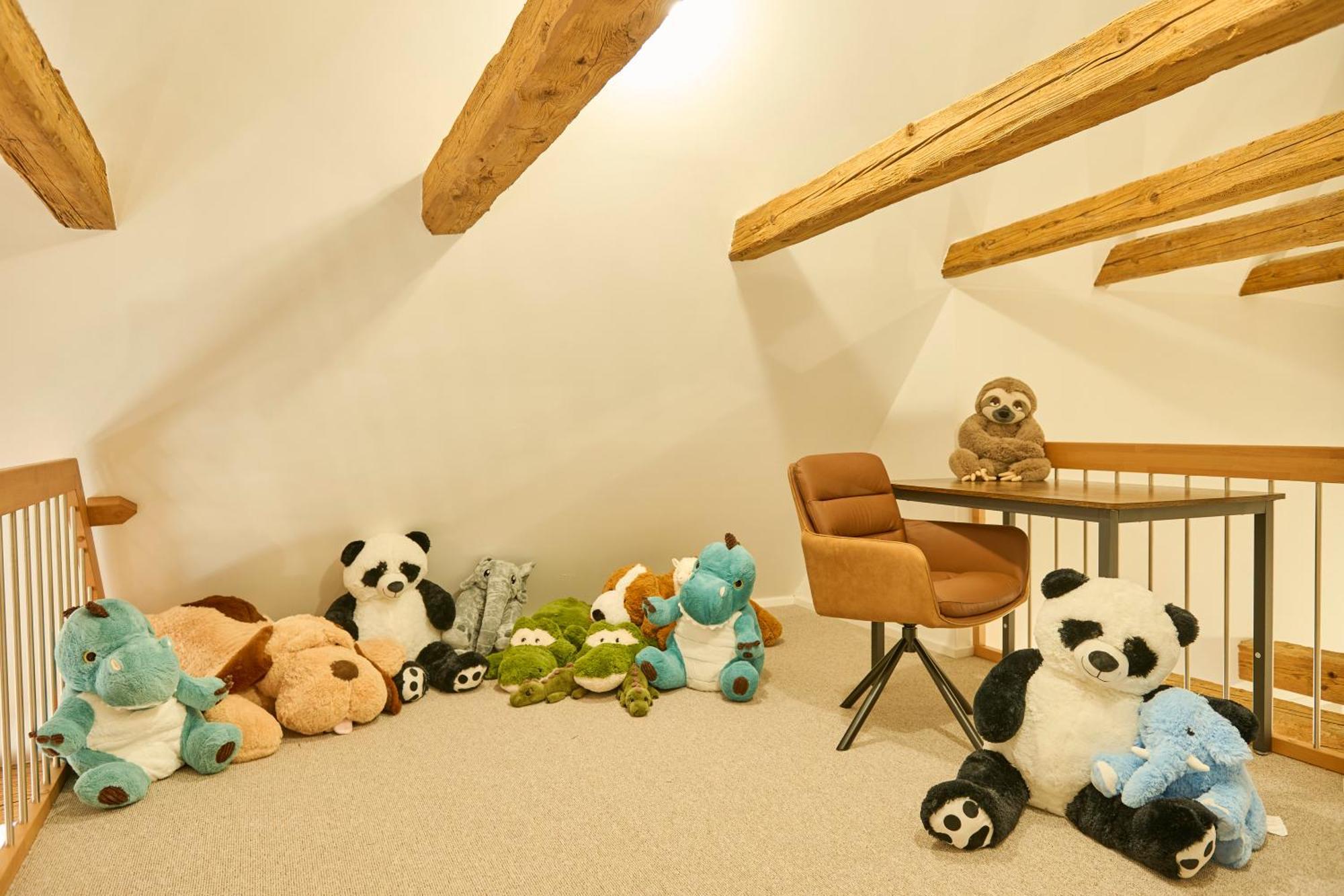 Ferienwohnung Wood World Luxury - Massage - Bergblick - Tranpolin- Parken Markdorf Exterior foto