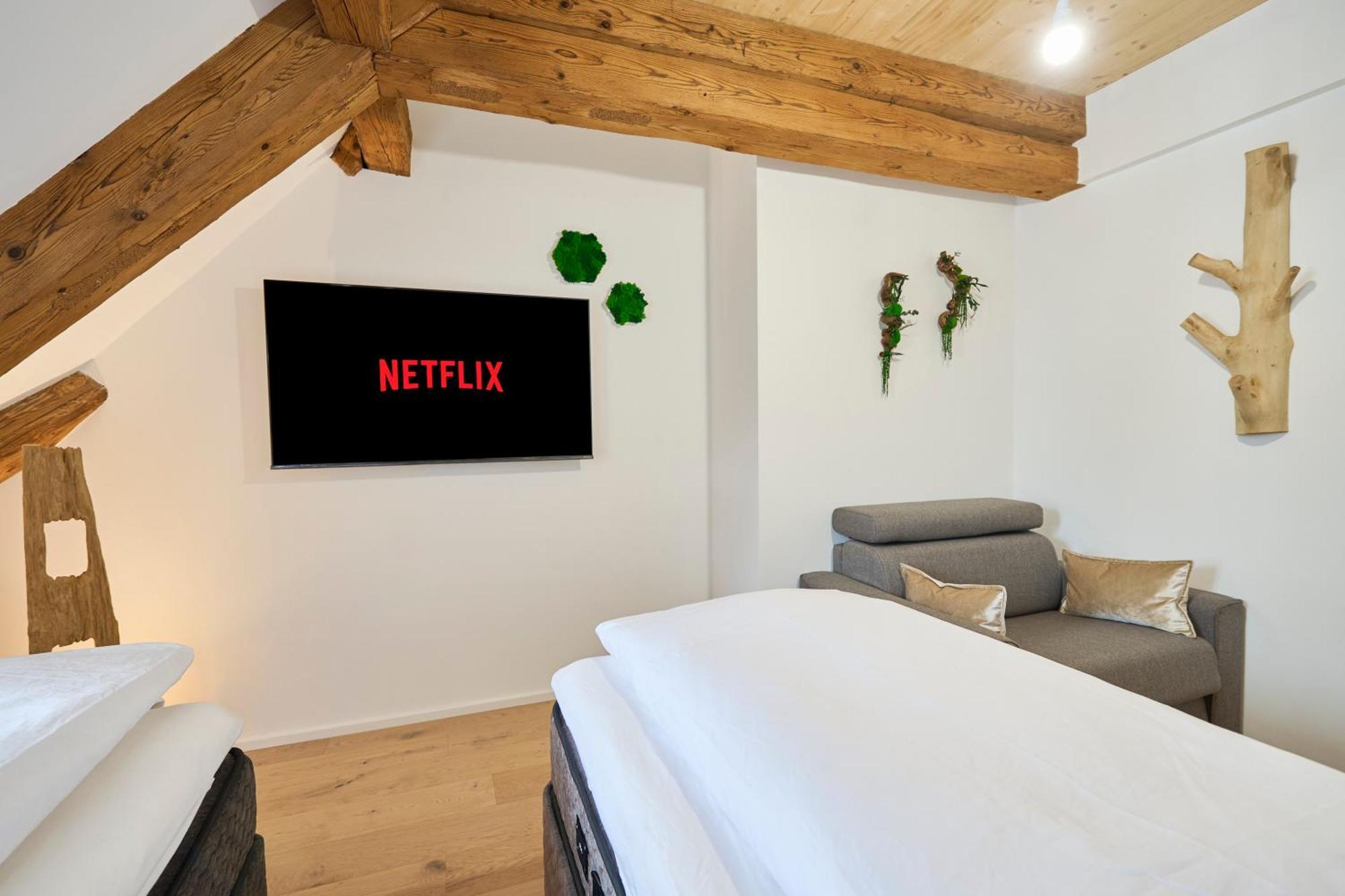 Ferienwohnung Wood World Luxury - Massage - Bergblick - Tranpolin- Parken Markdorf Exterior foto
