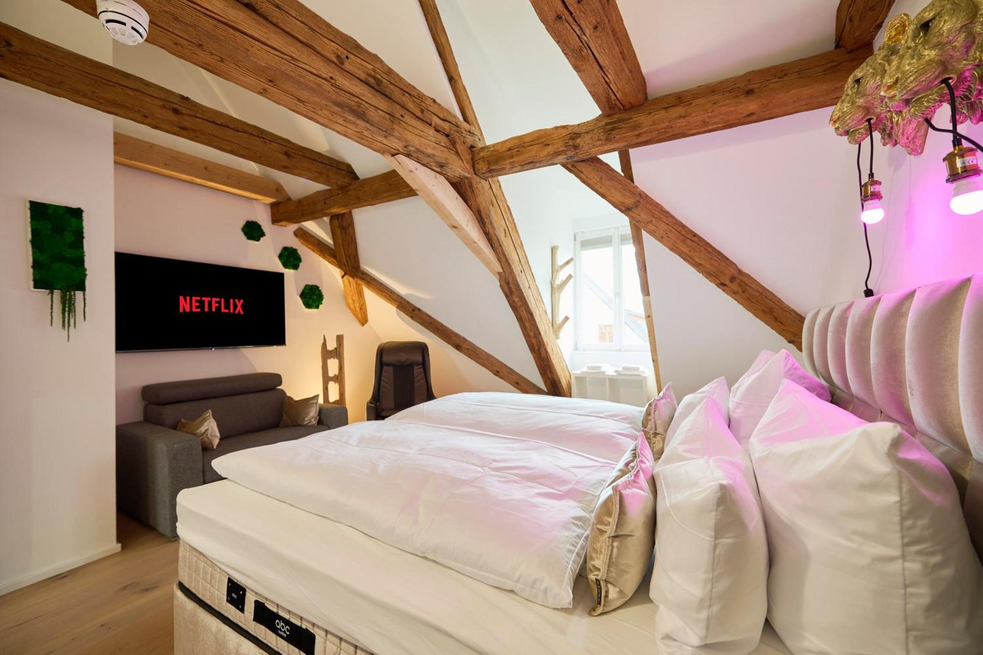 Ferienwohnung Wood World Luxury - Massage - Bergblick - Tranpolin- Parken Markdorf Exterior foto