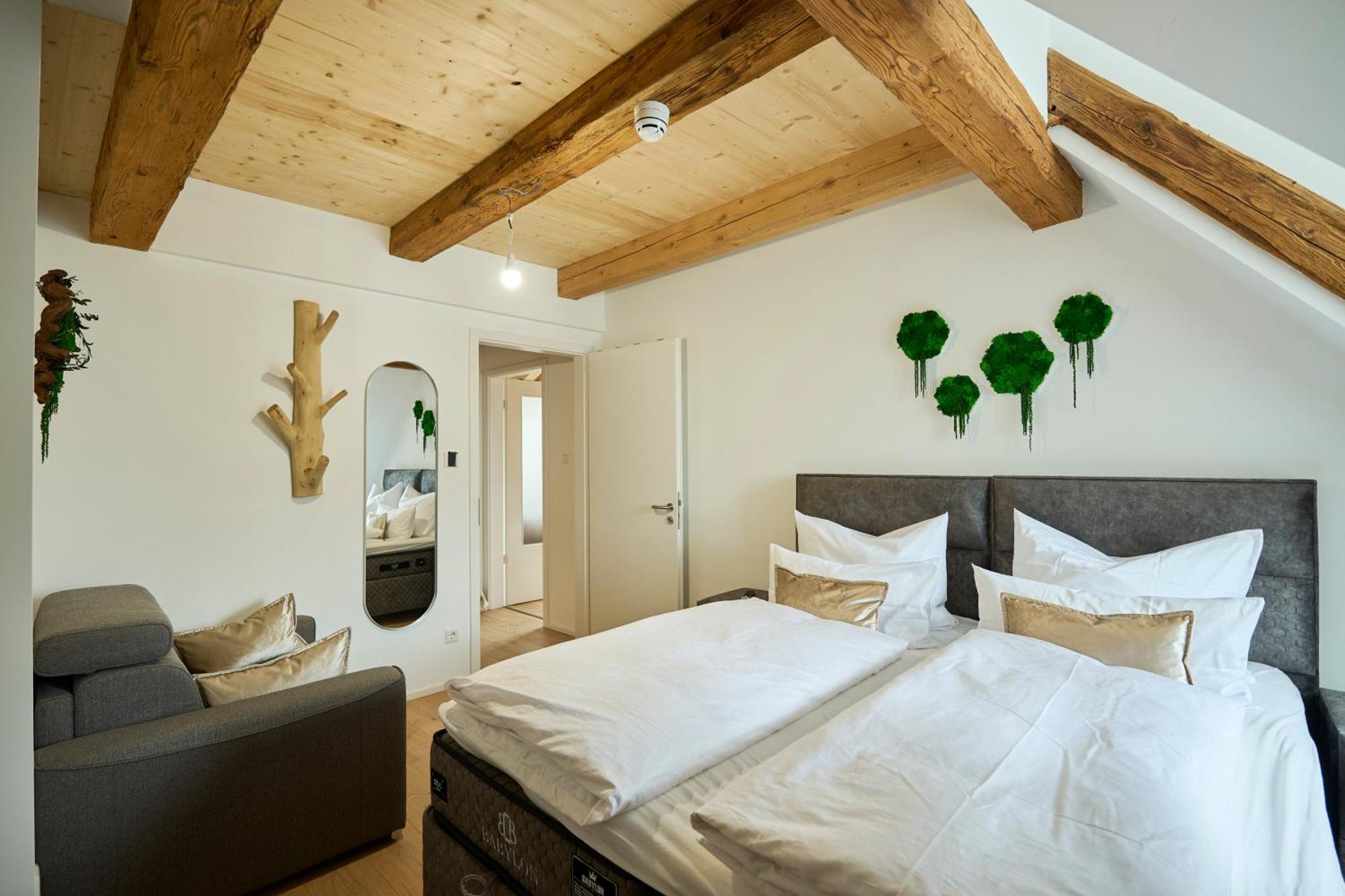 Ferienwohnung Wood World Luxury - Massage - Bergblick - Tranpolin- Parken Markdorf Exterior foto