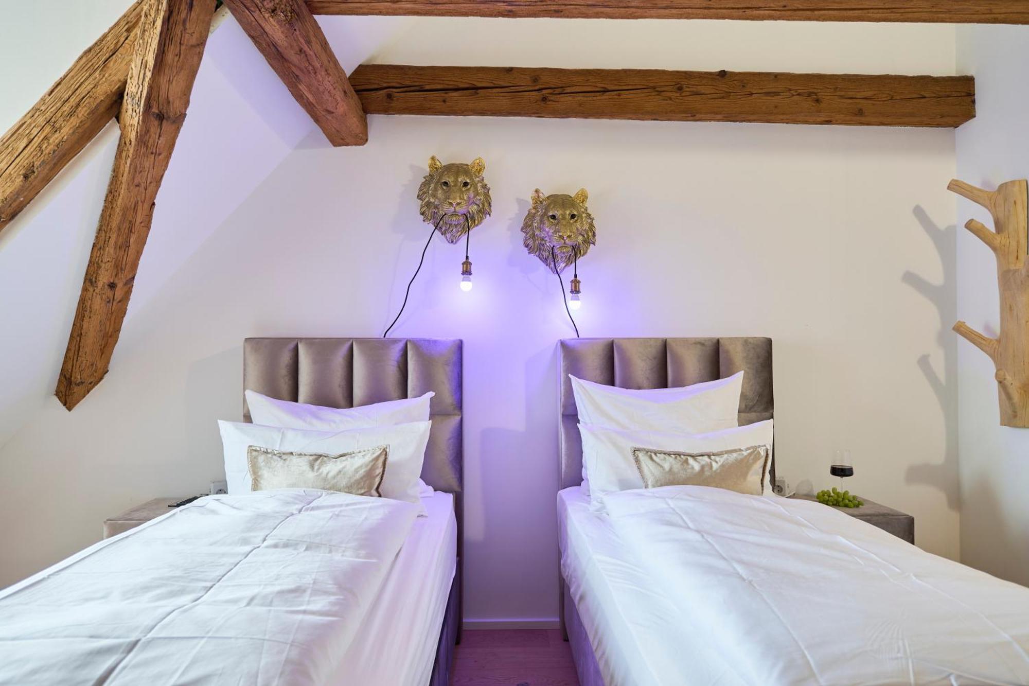 Ferienwohnung Wood World Luxury - Massage - Bergblick - Tranpolin- Parken Markdorf Exterior foto